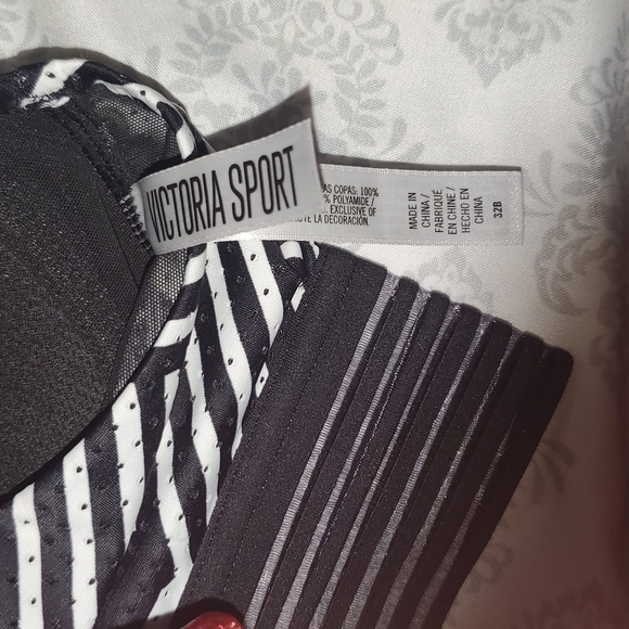 Sport bra - Picture 3 of 3